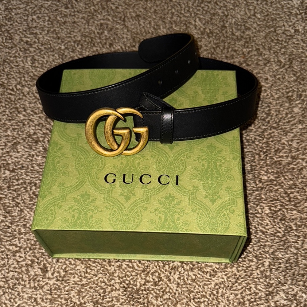 Gucci Black Belt with Gold GG Buckle - Picture 4 of 4